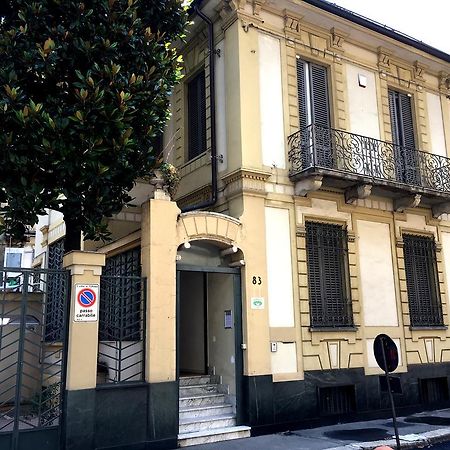 Gabriele 83 Panzió Torino Kültér fotó