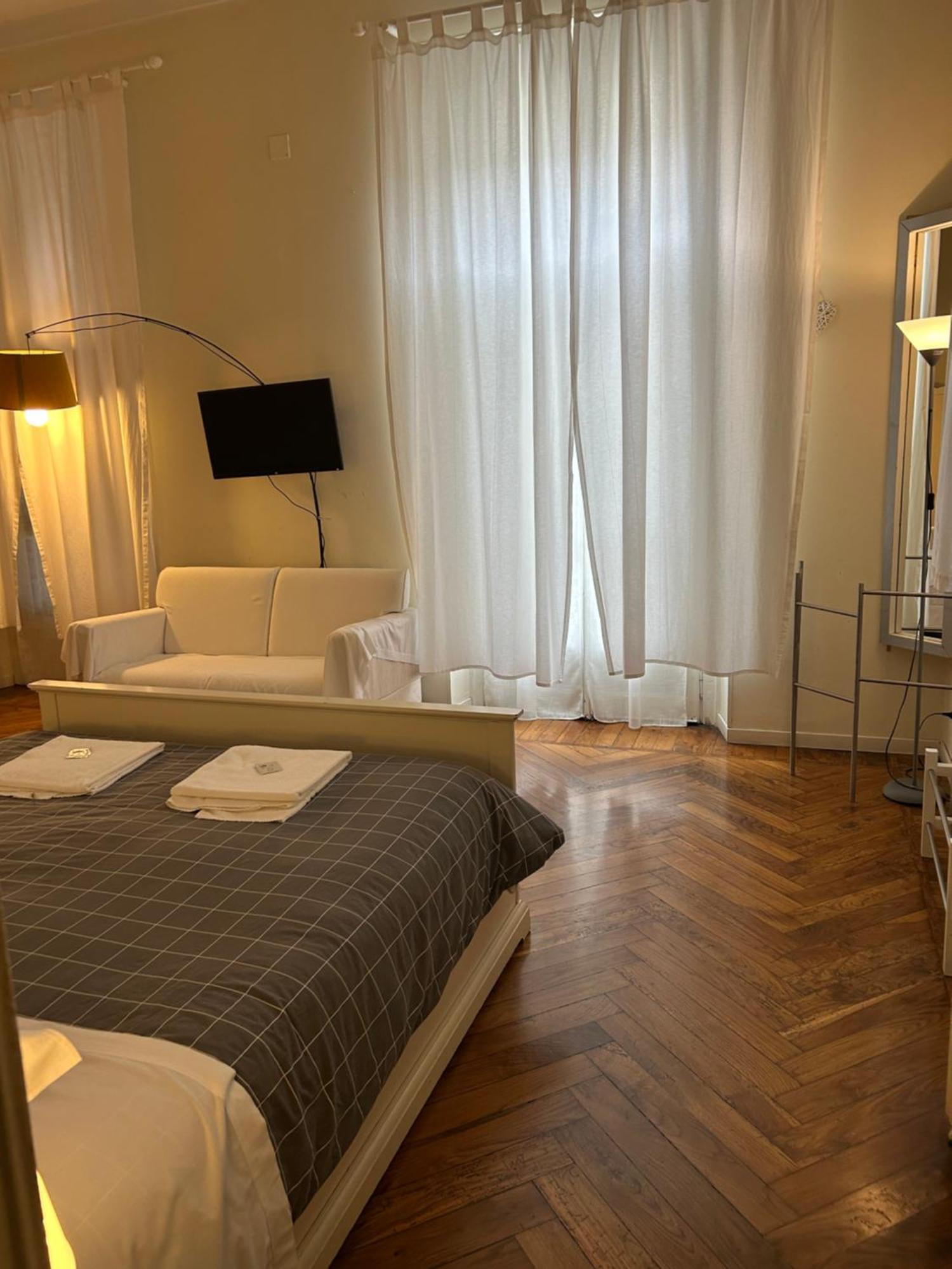 Gabriele 83 Panzió Torino Kültér fotó